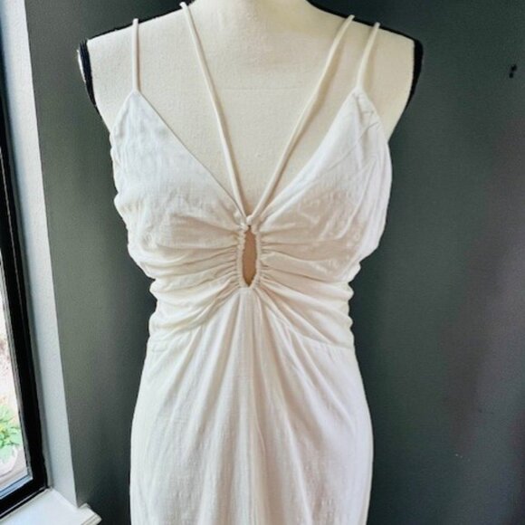 NWT H&M Cream V neck Keyhole Dress Size Medium - Picture 2 of 9